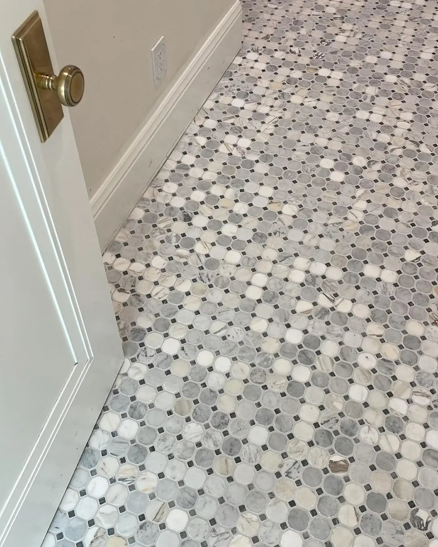 Antique Carrara / Bardiglio Octagon Mosaic Marble Tile