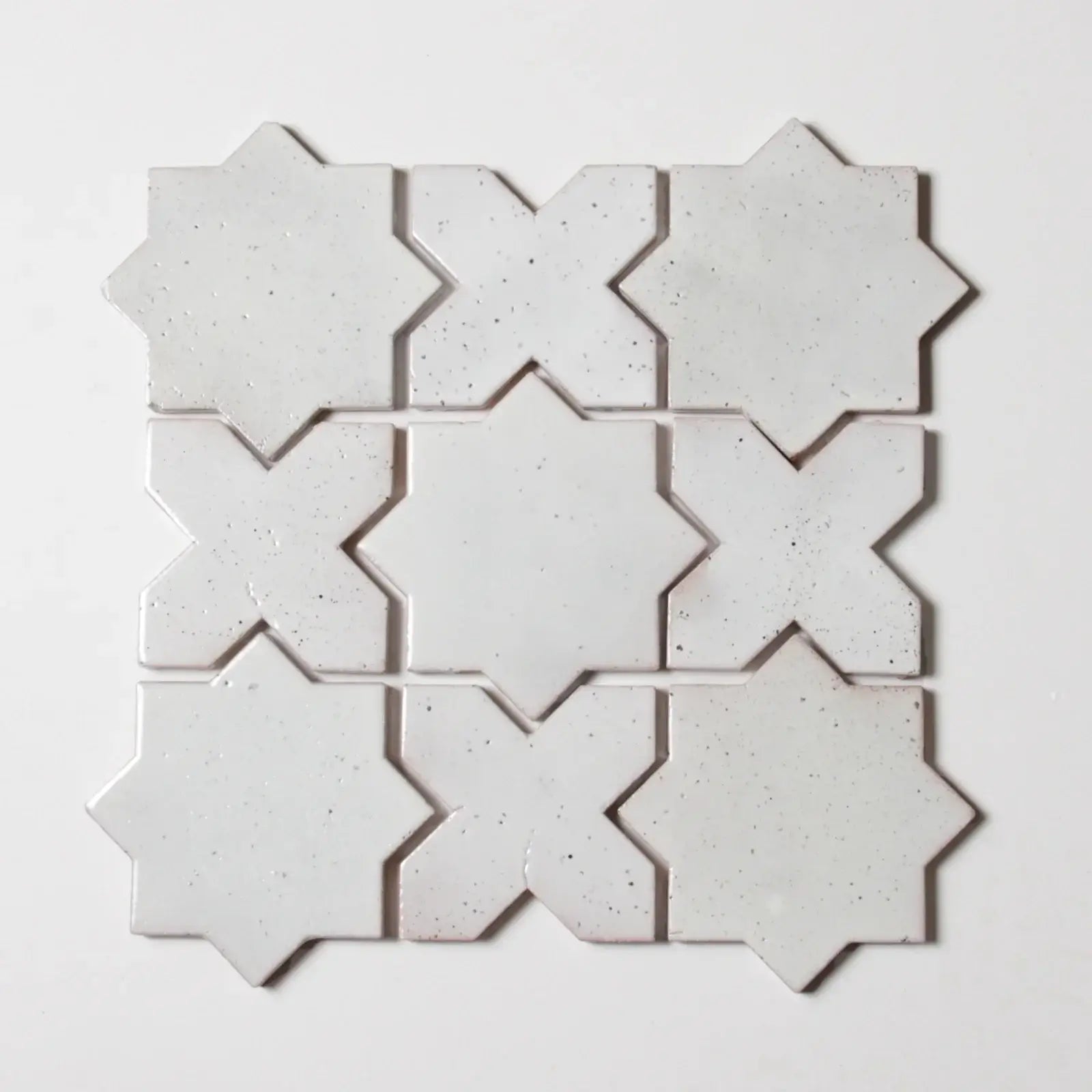 Estrela Nieve Punto 4"x4" Star & Cross Tile by Tilesofezra