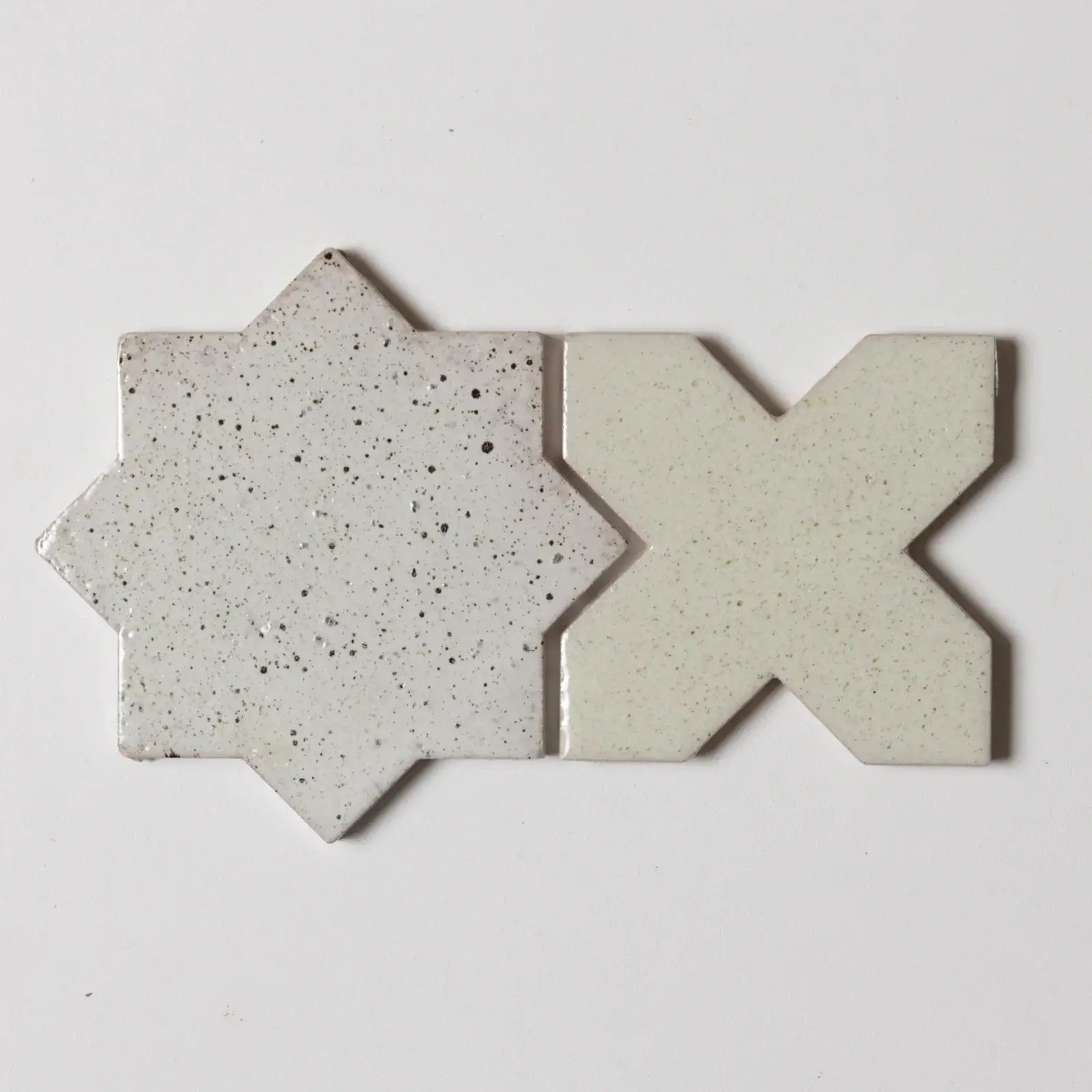 Estrela Singe 4"x4" Star & Cross Tile by Tilesofezra