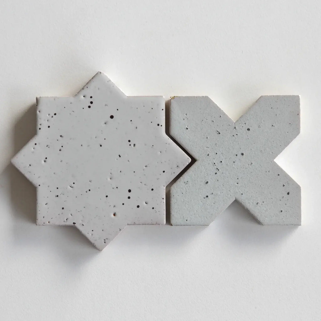 Estrela Nieve Punto 4"x4" Star & Cross Tile by Tilesofezra