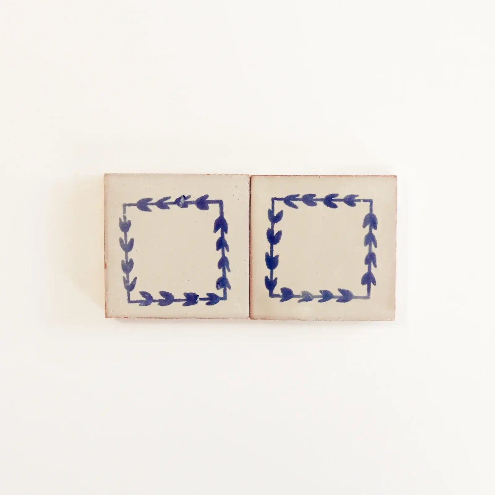 Tulip Azul 4"x4" by Tilesofezra